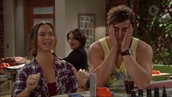 Amy Williams, Naomi Canning, Kyle Canning in Neighbours Episode 