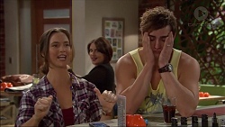 Amy Williams, Naomi Canning, Kyle Canning in Neighbours Episode 7168