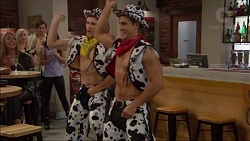 Josh Willis, Aaron Brennan in Neighbours Episode 