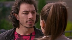 Joey Dimato, Paige Novak in Neighbours Episode 