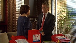 Naomi Canning, Paul Robinson in Neighbours Episode 