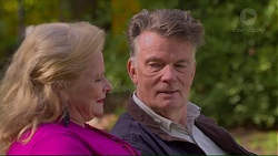 Sheila Canning, Russell Brennan in Neighbours Episode 