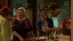 Angie Rebecchi, Sheila Canning, Amy Williams, Kyle Canning in Neighbours Episode 