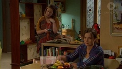 Sonya Rebecchi, Amy Williams in Neighbours Episode 7196