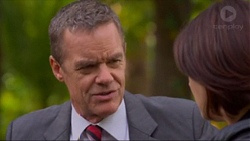 Paul Robinson, Naomi Canning in Neighbours Episode 7197