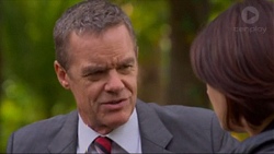 Paul Robinson, Naomi Canning in Neighbours Episode 