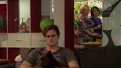 Kyle Canning, Bossy, Sheila Canning, Naomi Canning in Neighbours Episode 