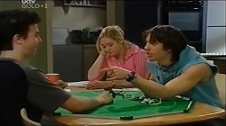 Stingray Timmins, Janelle Timmins, Dylan Timmins in Neighbours Episode 
