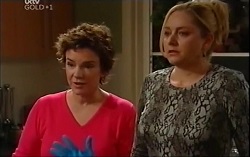 Lyn Scully, Janelle Timmins in Neighbours Episode 4705