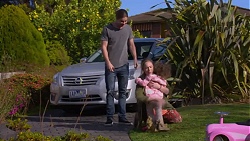 Tyler Brennan, Sonya Rebecchi, Nell Rebecchi in Neighbours Episode 