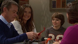 Paul Robinson, Amy Williams, Jimmy Williams, Naomi Canning in Neighbours Episode 