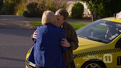 Sheila Canning, Russell Brennan in Neighbours Episode 7208