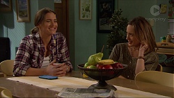 Amy Williams, Sonya Rebecchi in Neighbours Episode 7216