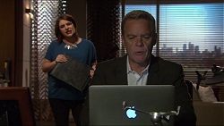 Naomi Canning, Paul Robinson in Neighbours Episode 7220