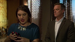 Naomi Canning, Paul Robinson in Neighbours Episode 