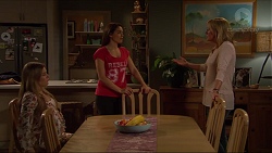 Amber Turner, Paige Novak, Lauren Turner in Neighbours Episode 