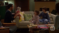 Liam Barnett, Nell Rebecchi, Jimmy Williams in Neighbours Episode 7223