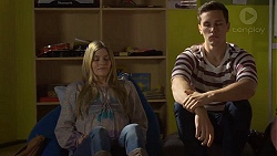 Amber Turner, Josh Willis in Neighbours Episode 