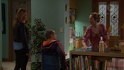 Steph Scully, Toadie Rebecchi, Sonya Rebecchi in Neighbours Episode 