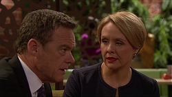 Paul Robinson, Sue Parker in Neighbours Episode 