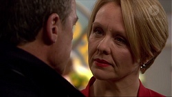 Paul Robinson, Sue Parker in Neighbours Episode 