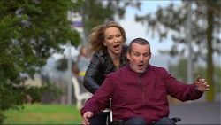 Steph Scully, Toadie Rebecchi in Neighbours Episode 7247