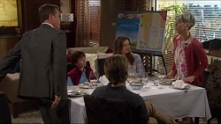 Paul Robinson, Jimmy Williams, Amy Williams, Hilary Robinson, Daniel Robinson in Neighbours Episode 