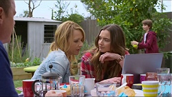 Paul Robinson, Steph Scully, Amy Williams, Jimmy Williams in Neighbours Episode 