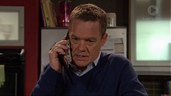 Paul Robinson in Neighbours Episode 