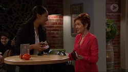 Shay Daeng, Susan Kennedy in Neighbours Episode 7260