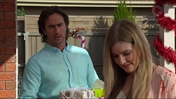 Brad Willis, Amber Turner in Neighbours Episode 