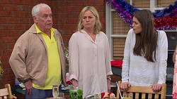 Lou Carpenter, Lauren Turner, Paige Novak in Neighbours Episode 