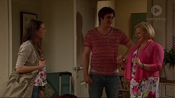 Indiana Crowe, Kyle Canning, Sheila Canning in Neighbours Episode 