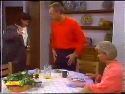 Beverly Robinson, Jim Robinson, Helen Daniels in Neighbours Episode 