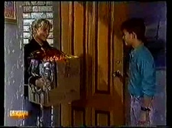 Emma Gordon, Todd Landers in Neighbours Episode 0770