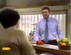 Edith Chubb, Des Clarke in Neighbours Episode 0869