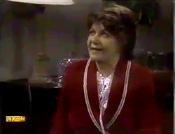 Gloria Lewis in Neighbours Episode 