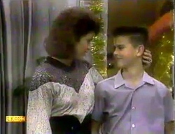 Beverly Robinson, Todd Landers in Neighbours Episode 0870