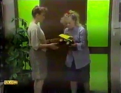 Bronwyn Davies, Sharon Davies in Neighbours Episode 0871