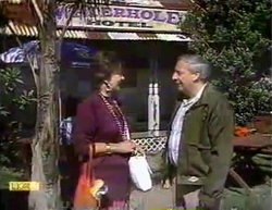 Gloria Lewis, Rob Lewis in Neighbours Episode 