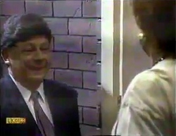 Rob Lewis, Gloria Lewis in Neighbours Episode 