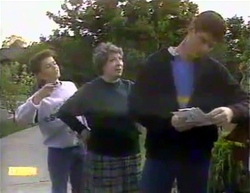 Todd Landers, Edith Chubb, Joe Mangel in Neighbours Episode 0874