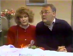 Madge Bishop, Harold Bishop in Neighbours Episode 0875