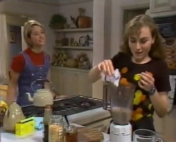 Danni Stark, Debbie Martin in Neighbours Episode 2110