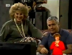 Cheryl Stark, Lou Carpenter in Neighbours Episode 