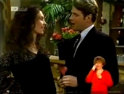 Gaby Willis, Kris Hyde in Neighbours Episode 