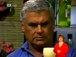 Lou Carpenter in Neighbours Episode 