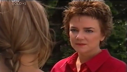 Steph Scully, Lyn Scully in Neighbours Episode 4685