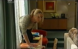 Janelle Timmins in Neighbours Episode 