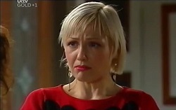 Sindi Watts in Neighbours Episode 